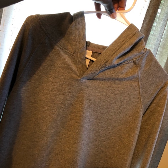 🔥❗️MAKE AN OFFER❗️🔥 Athleisure Pullover 💕 - Picture 4 of 5